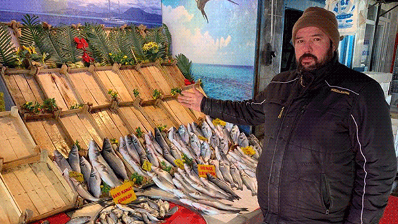 Olumsuz hava Eskişehir'de balık tezgahlarını vurdu