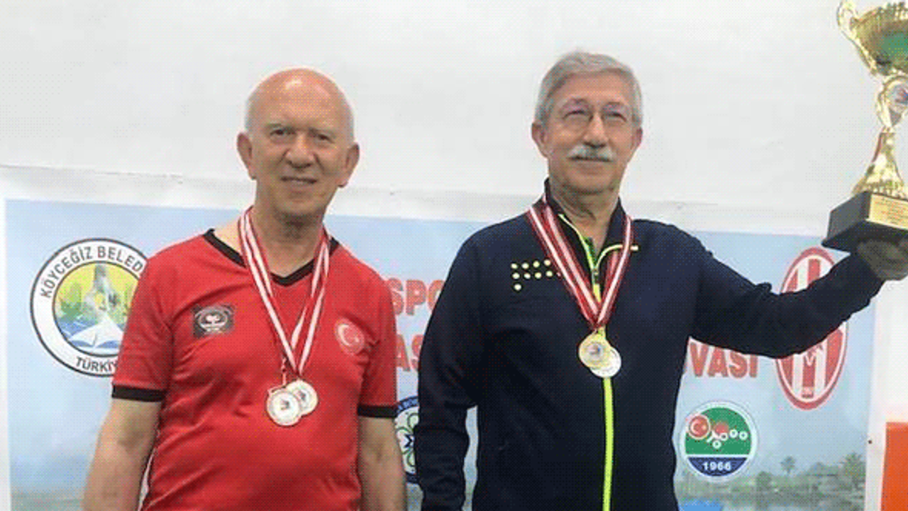 71 yaşındaki Eskişehirli iki gümüş madalya kazandı