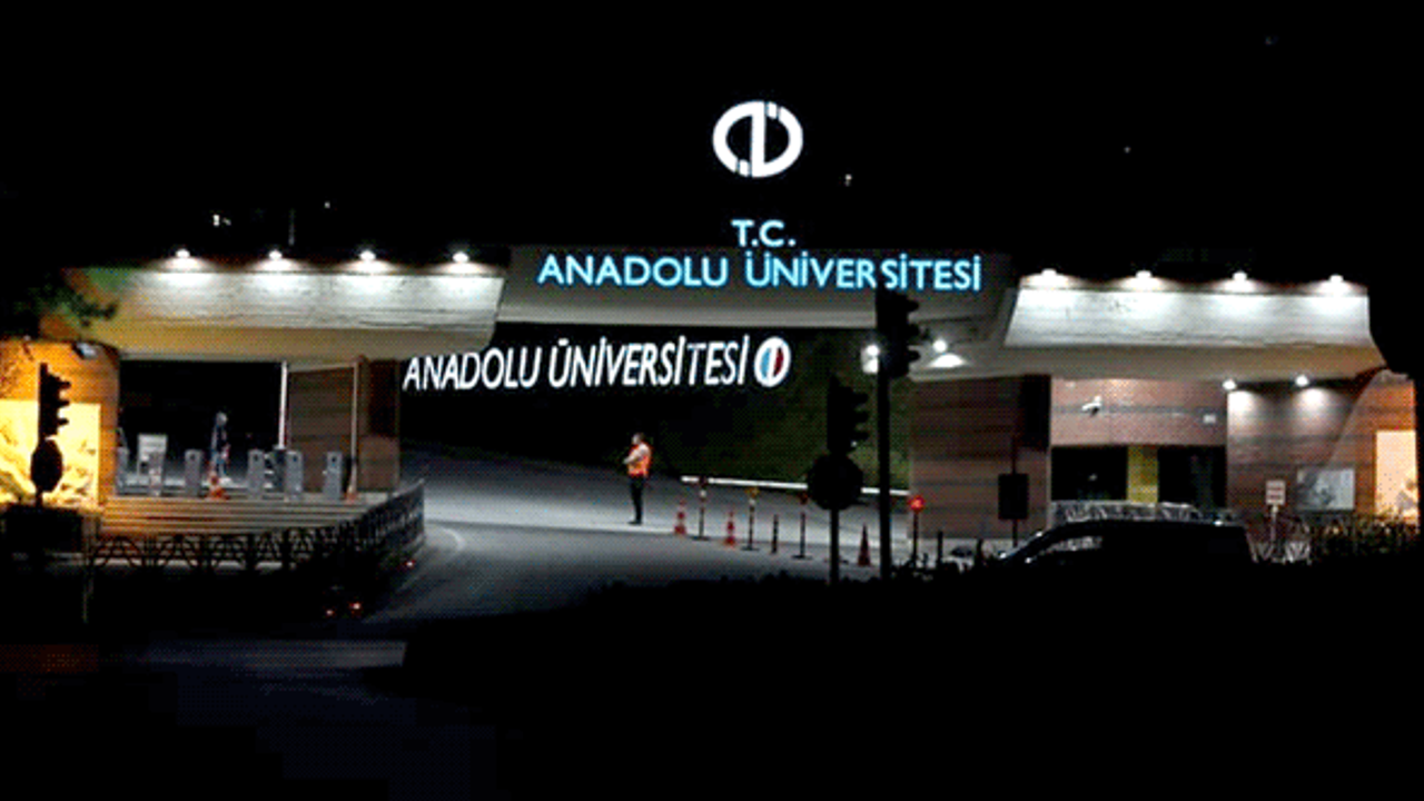 Anadolu Üniversitesi GSF'den rekor sayıda ödül