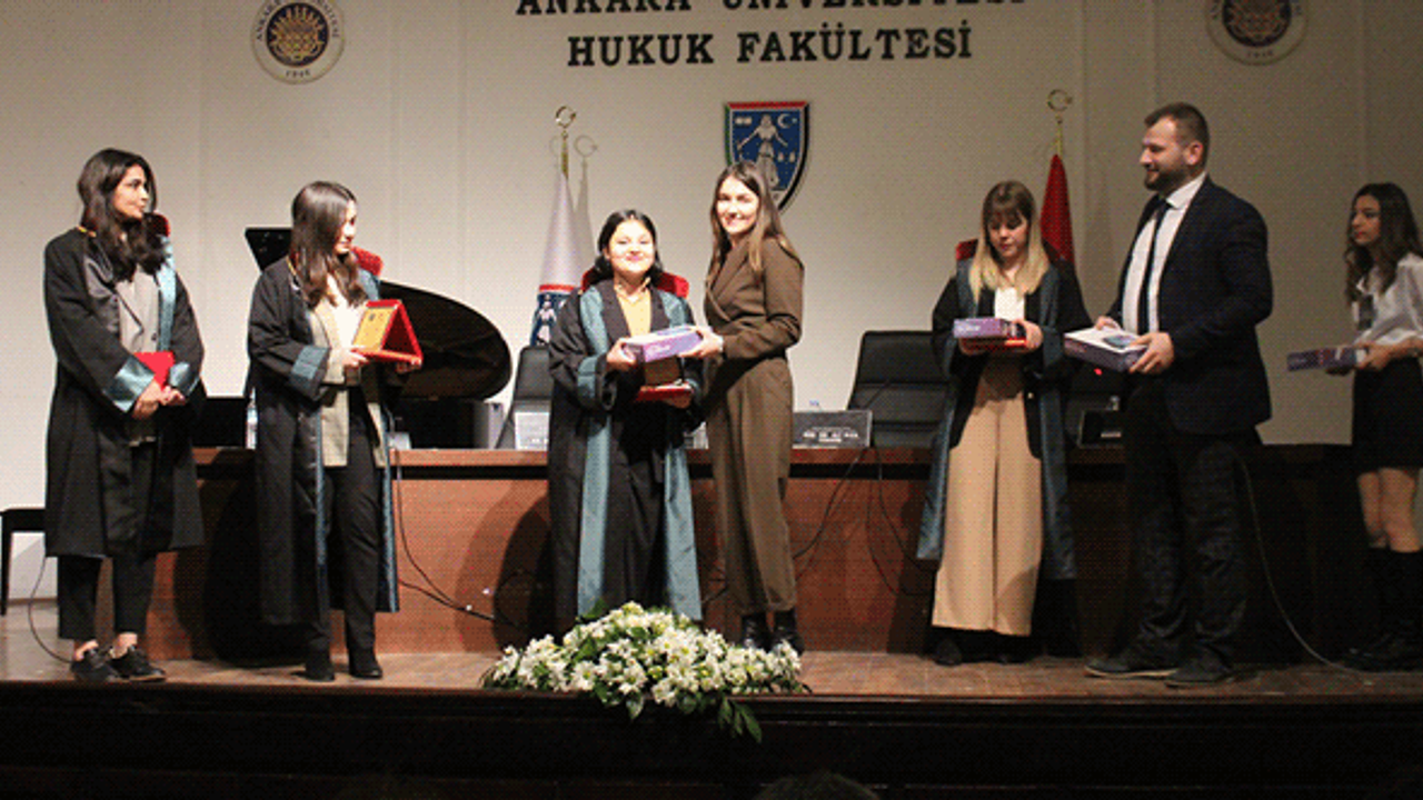 Anadolu Üniversitesi öğrencilerinden büyük başarı