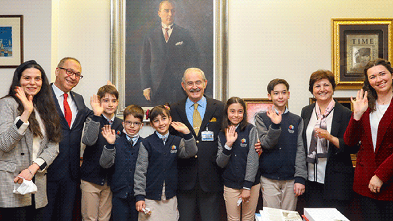 Çocuklardan Başkan Büyükerşen'e bayram ziyareti