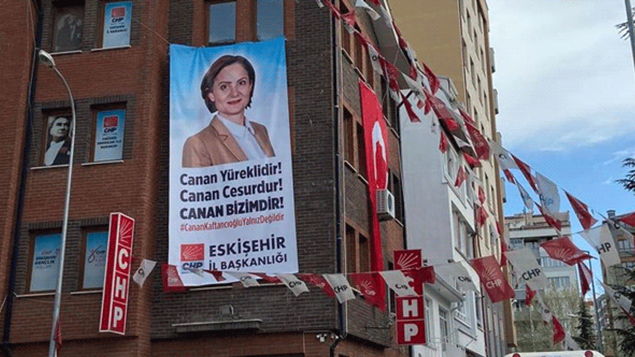 Eskişehir'de Kaftancıoğlu'na dev pankartlı destek