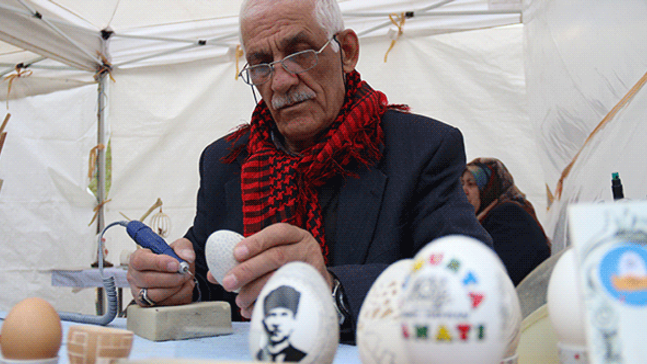 Eskişehir'de yumurtadan çıkan sanat hayran bırakıyor