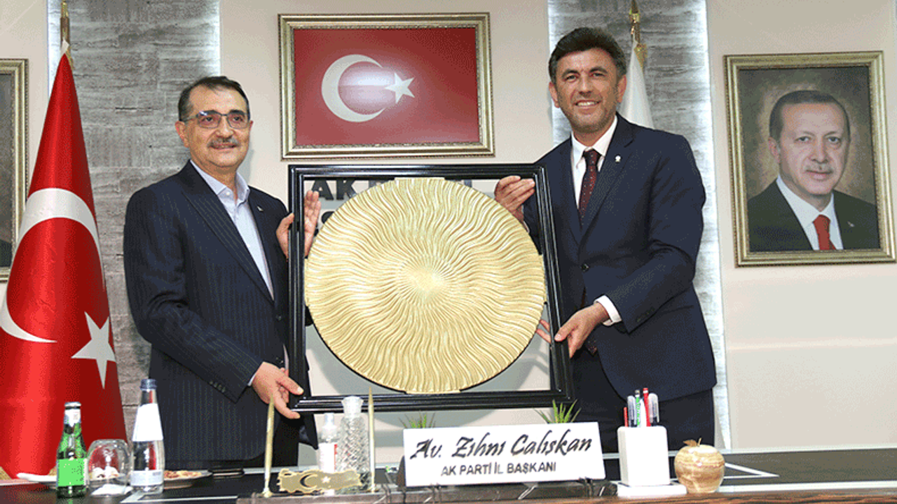 Bakan Dönmez'den AK Parti Eskişehir İl Başkanlığı'na ziyaret