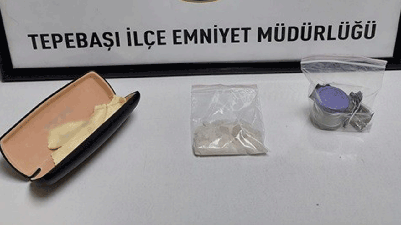 Eskişehir'de bekçilere uyuşturucuyla yakalandı