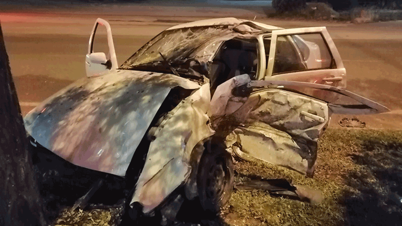 Bozüyük'te iki otomobil çarpıştı: Biri ağır üç yaralı