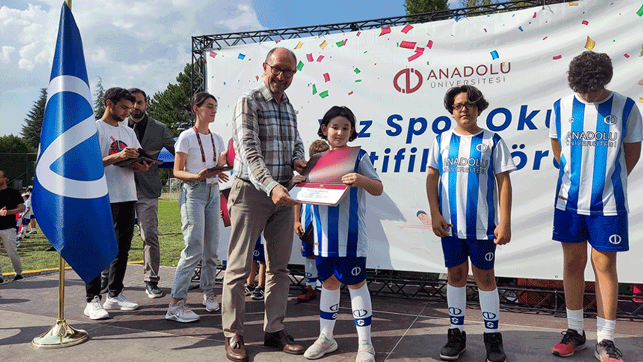 Anadolu Üniversitesi yaz spor okullarında final