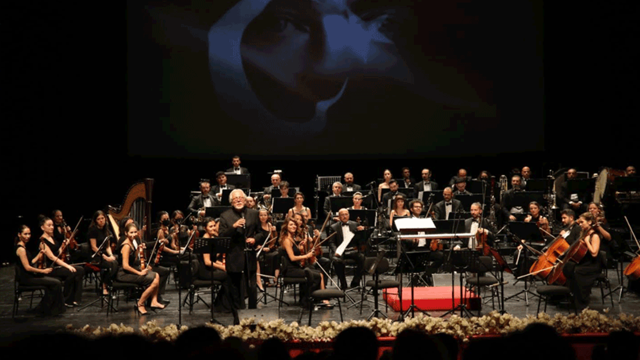 Senfoni Orkestrası 100'üncü yıl onuruna seslendirdi