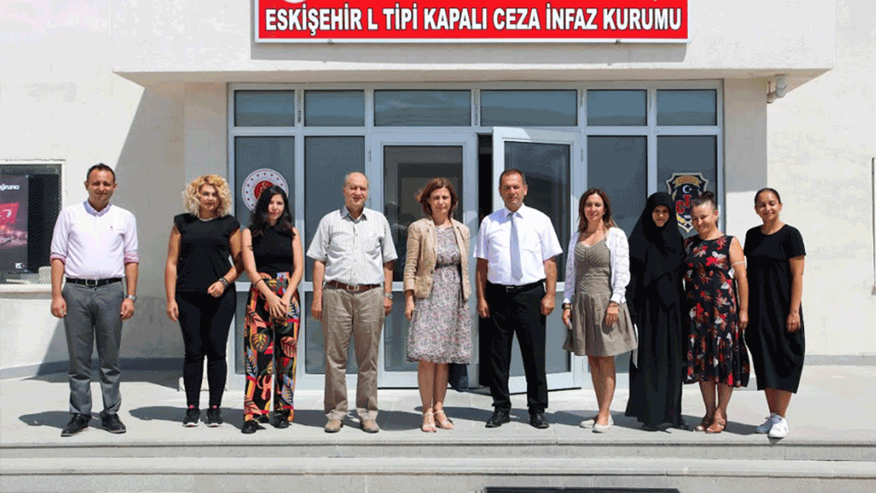 Eskişehir'de Büyükşehir'den cezaevindeki kadınlara eğitim
