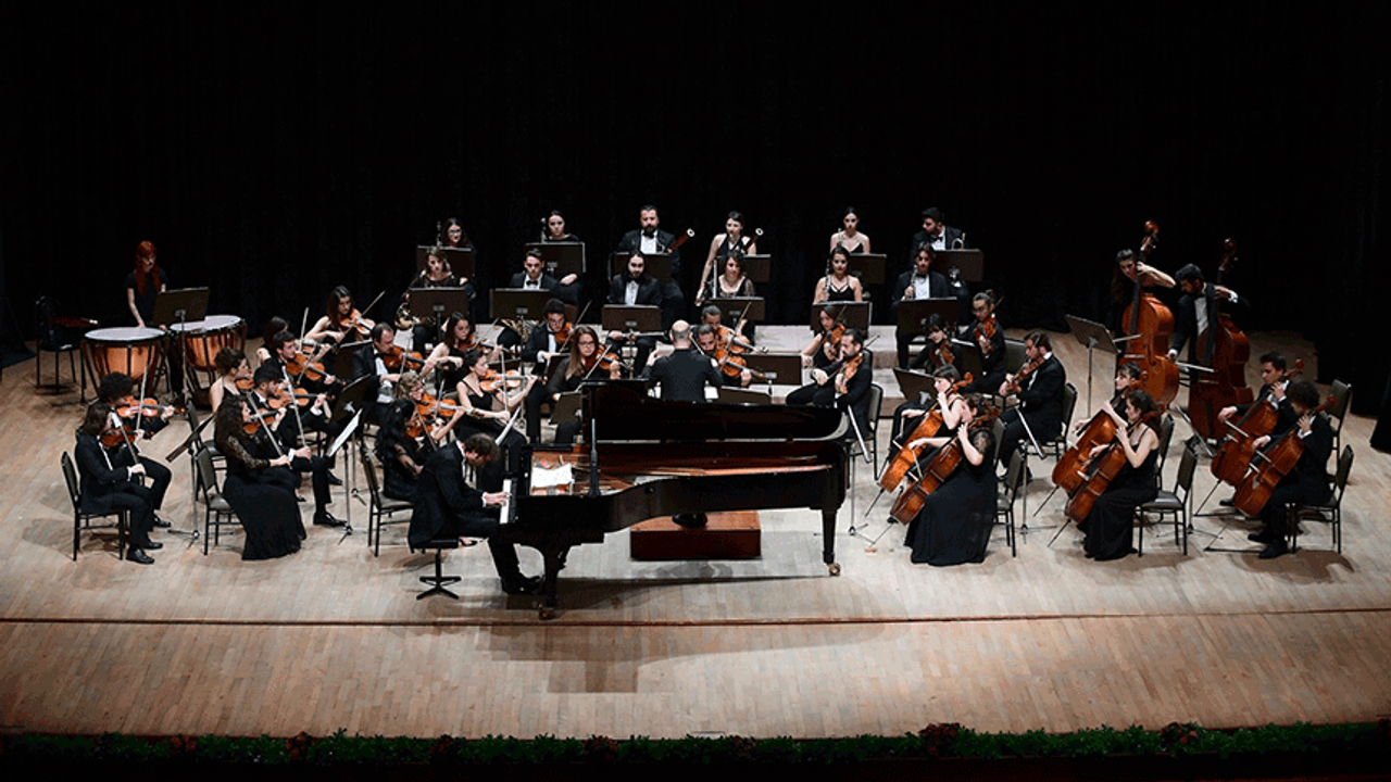 Anadolu Üniversitesi'nde büyüleyen konser