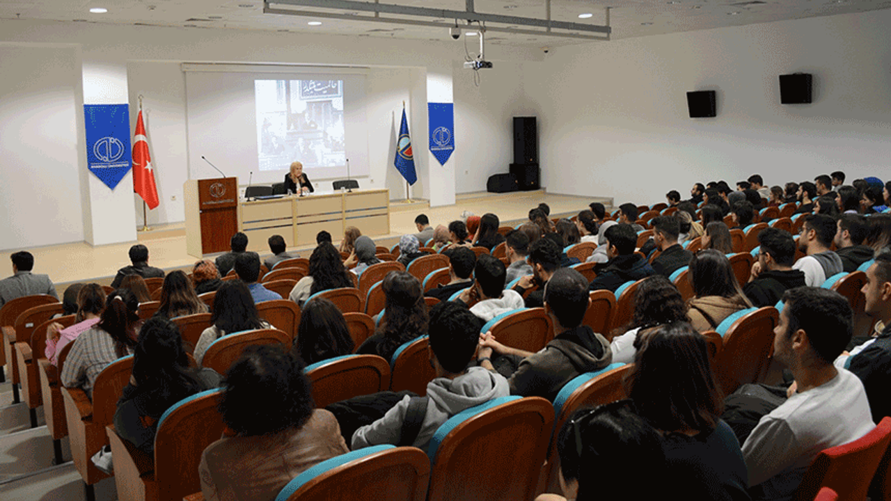 Anadolu Üniversitesi'nde 'Cumhuriyet Bayramı' konferansı