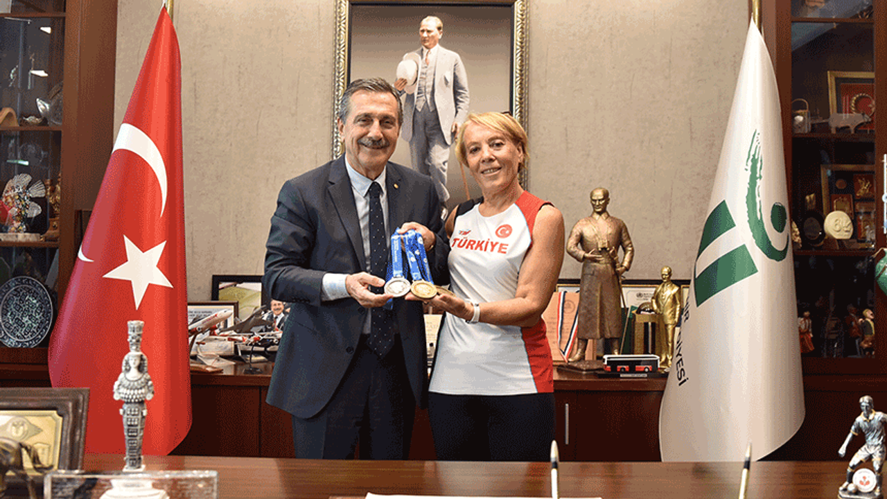 Başkan Ahmet Ataç'tan şampiyon Ayşe Babür'e tebrik