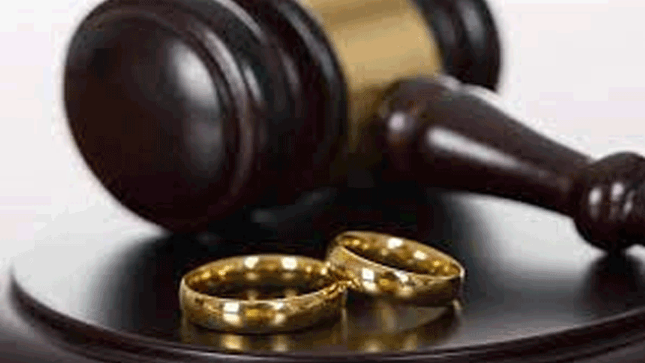 Boşanma Nedir, Boşanma Davası Nasıl Görülür?