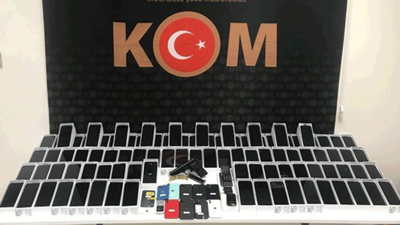 Eskişehir'de gümrük kaçağı cep telefonları ele geçirildi