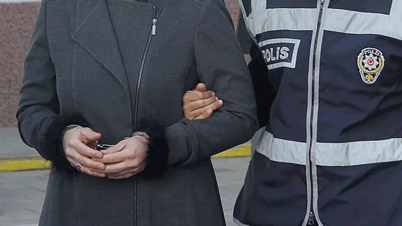 Eskişehir'de 13 ayrı suçtan aranan kadına suçüstü