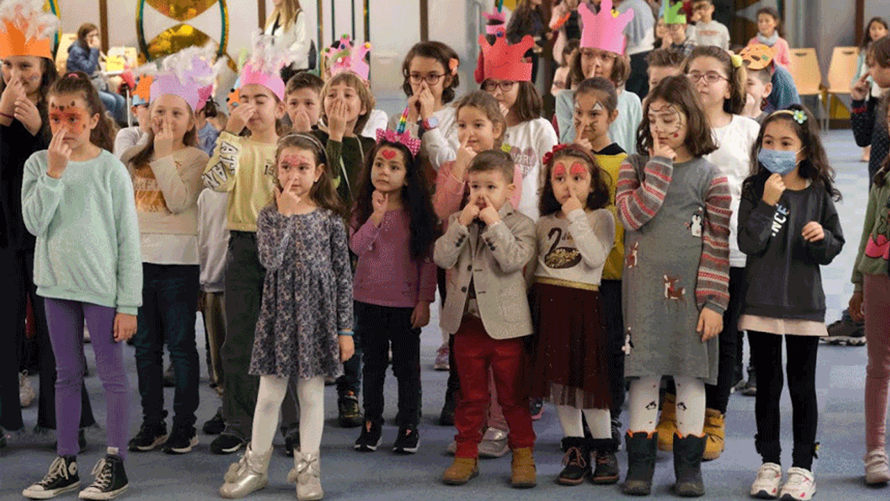 Eskişehir'de çocuklara özel günde renkli kutlama