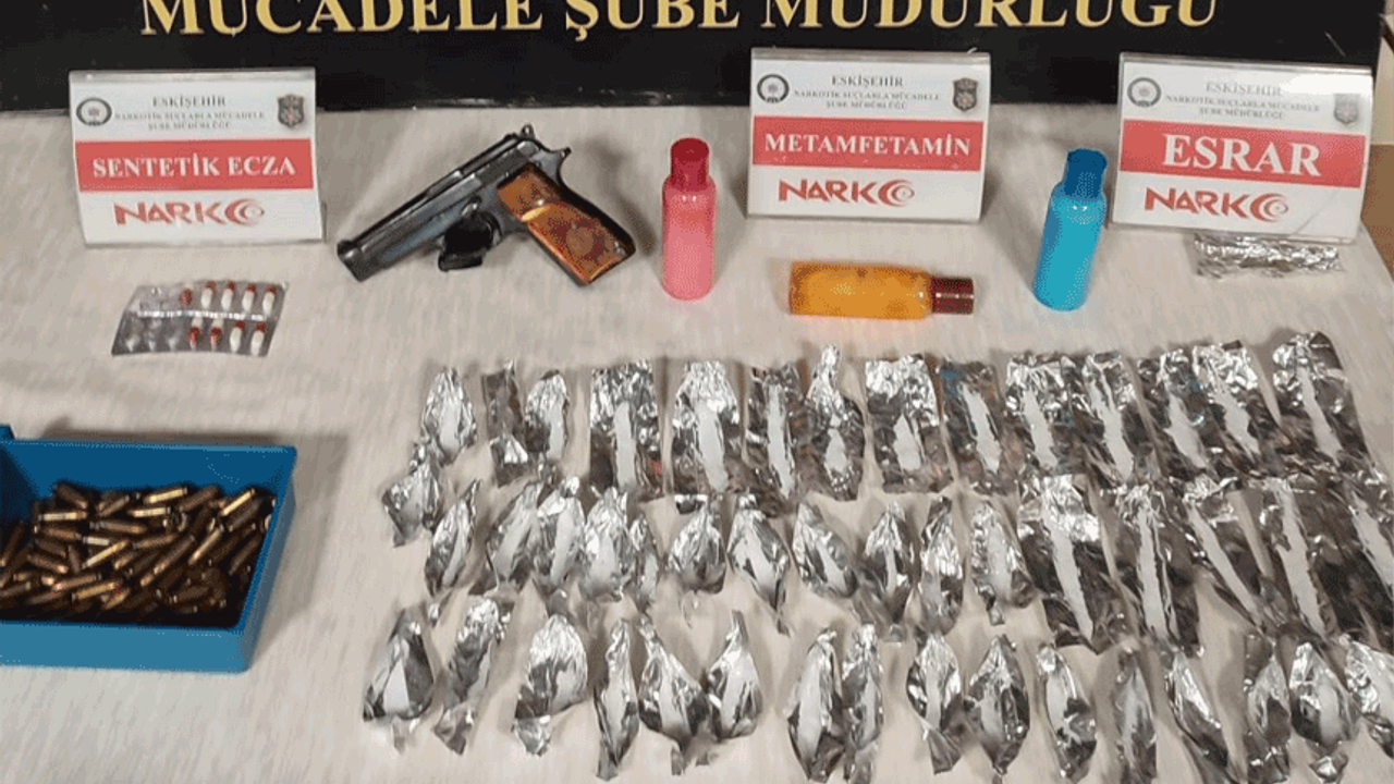 Eskişehir'de uyuşturucu madde ve silahla yakalandı