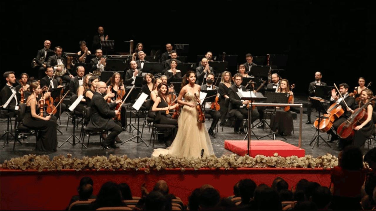 Eskişehir'in gurur kaynağı 'senfoni' ayakta alkışlandı