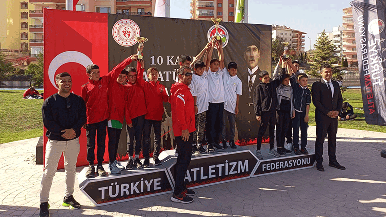 Eskişehirli sporcular Ankara'dan derecelerle döndü