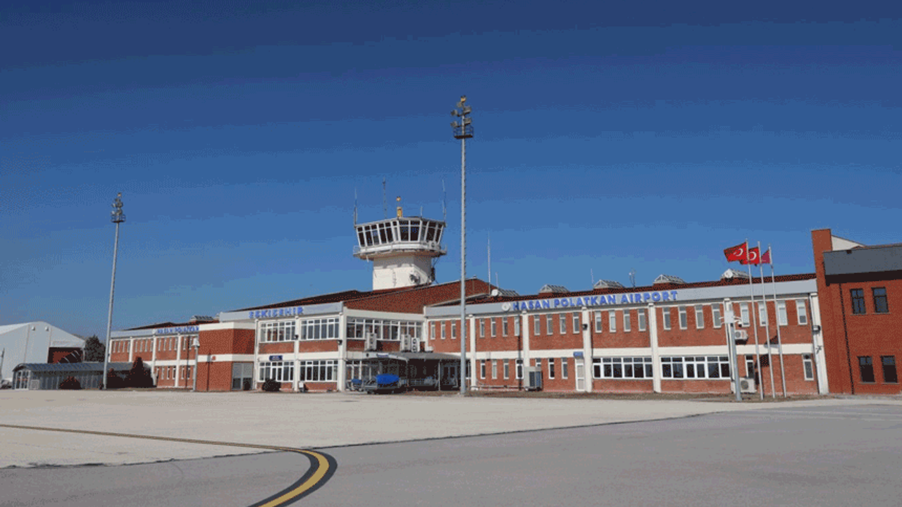 Eskişehir'de uçuşa kapatılmak istenen havalimanında rekora ulaşıldı