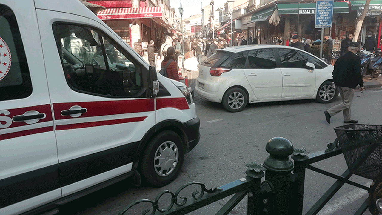 Eskişehir'de duyarsız sürücü ambulansın yolunu böyle kapattı