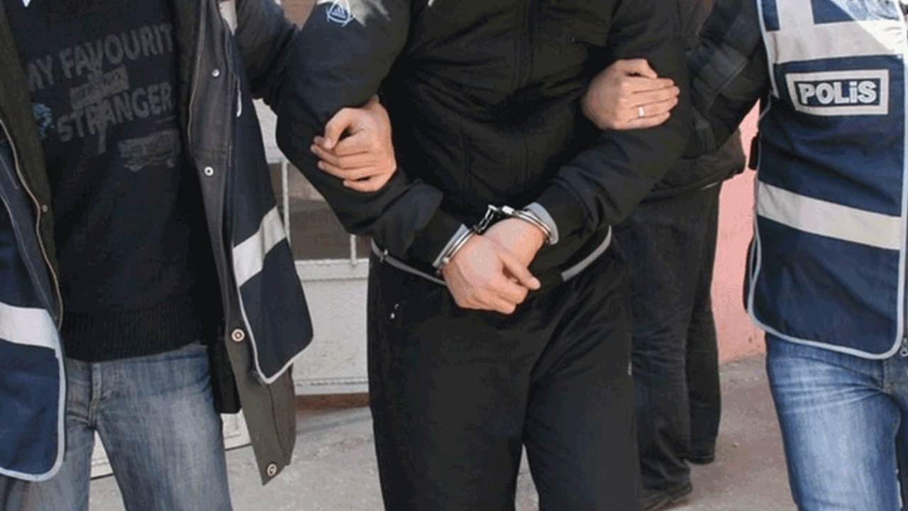 Eskişehir'de operasyon! Aranan firari hırsız tutuklandı