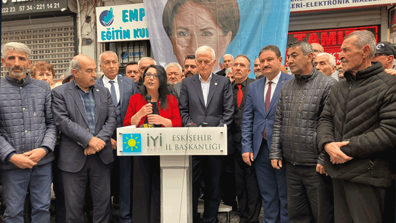 İYİ Parti Eskişehir'de Emine Edizgil adaylığını açıkladı