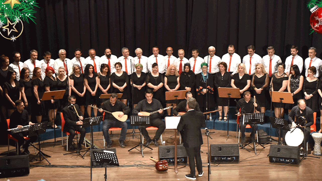 Tepebaşı Belediyesi Türk Halk Müziği Korosu'ndan yeni yıl konseri