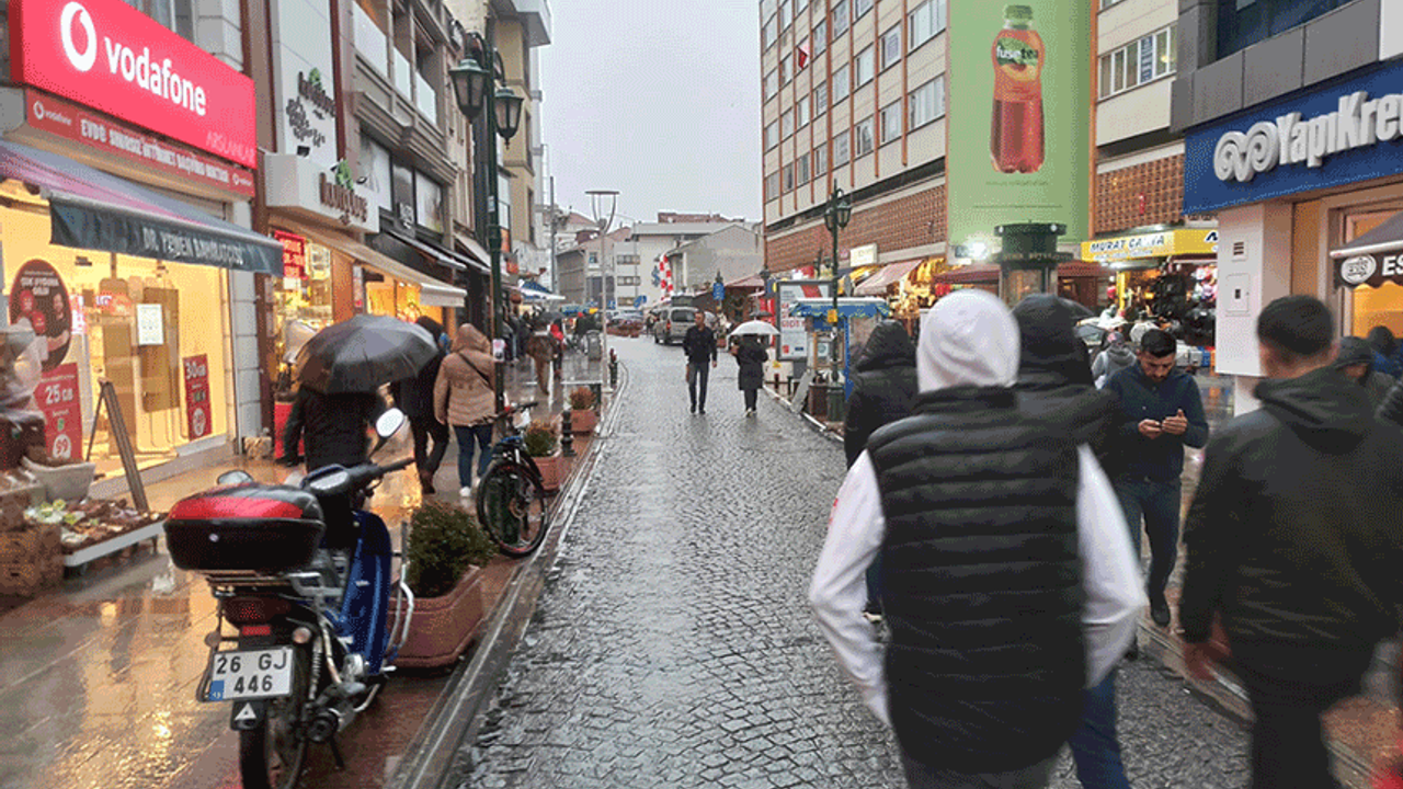Eskişehir'de beklenen yağış nihayet başladı! Meteoroloji uyardı