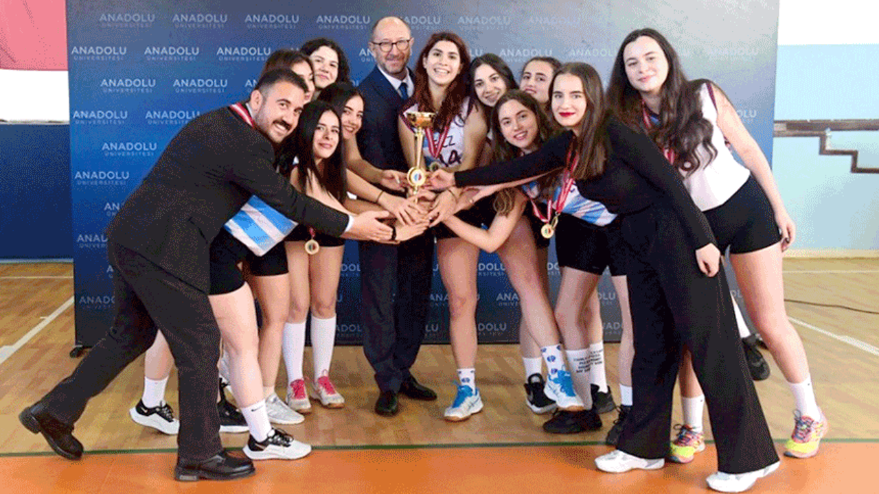 Eskişehir'deki nefes kesen turnuvada şampiyonlar belli oldu