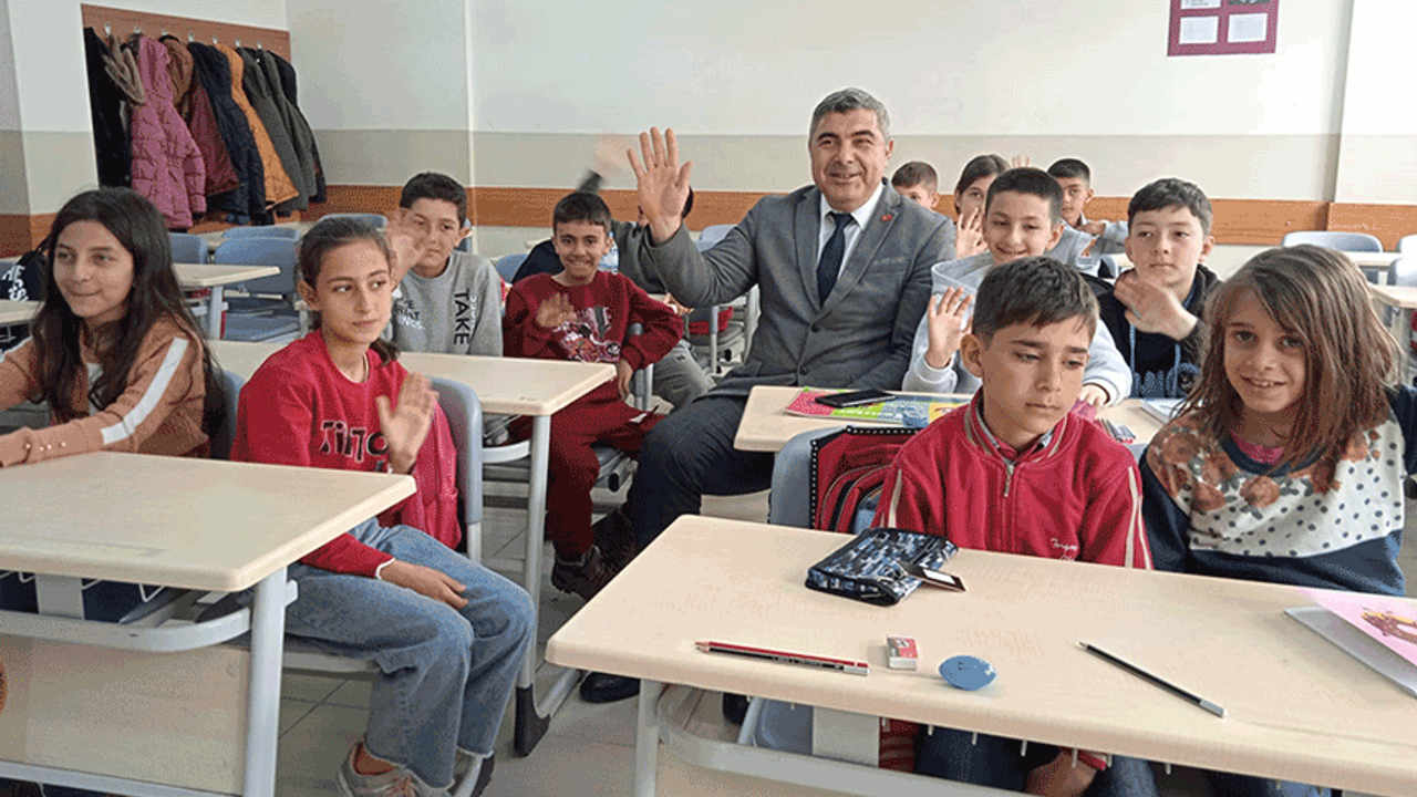 630 depremzede öğrenci Afyon'da okula başladı