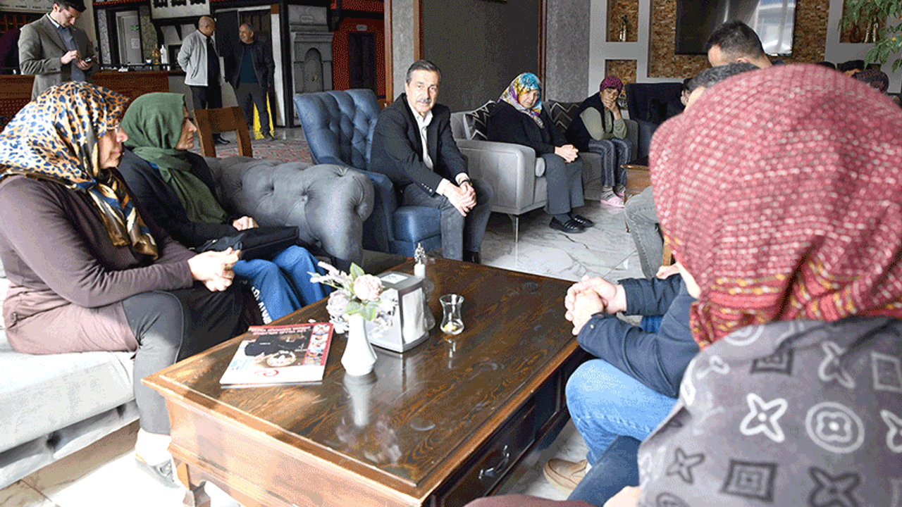 Başkan Ataç depremzede aileler ile buluştu