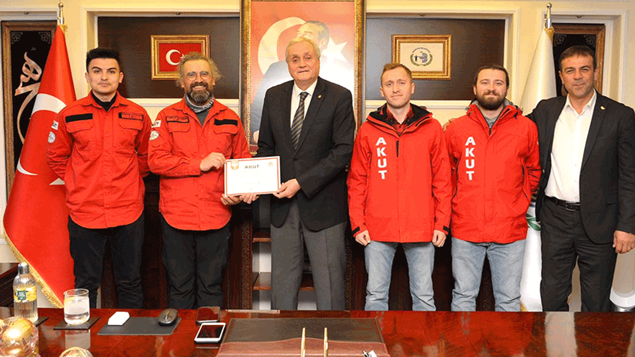 Başkan Bakkalcıoğlu kahraman ekibi böyle karşıladı