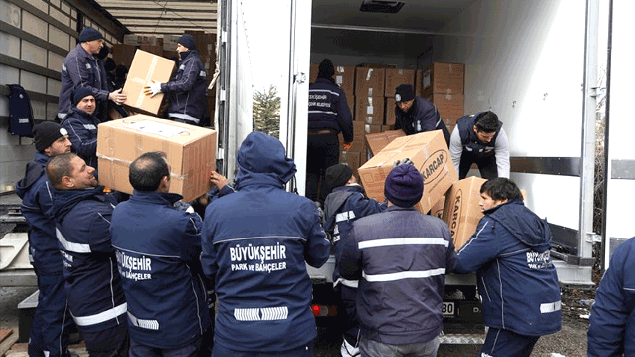 Eskişehir Büyükşehir'den afet bölgesine 81 tır insani yardım