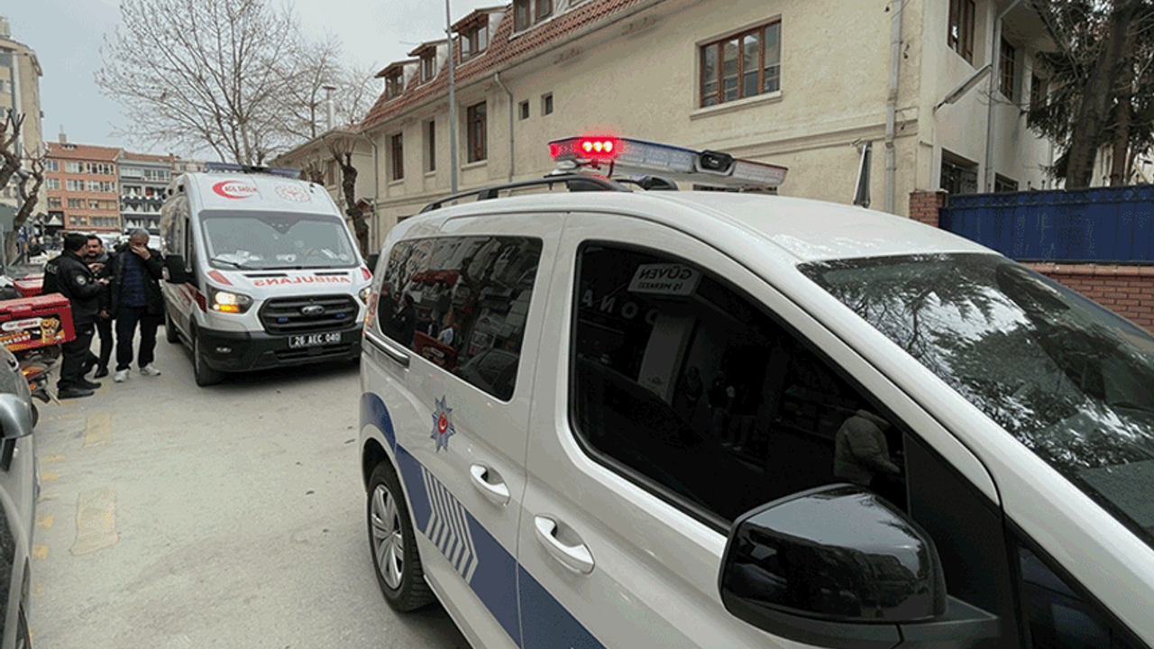 Eskişehir'de hareketli saatler: Üç kadın bir kadına bıçakla saldırdı