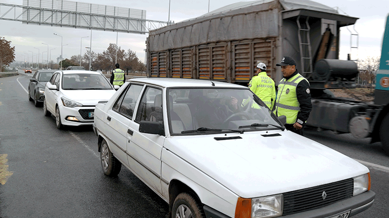 Eskişehir'de son bir ayda 2 bini aşkın sürücüye para cezası