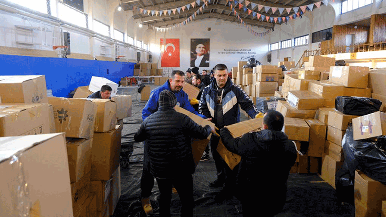 Eskişehir'den afet bölgesine destekler artarak sürüyor