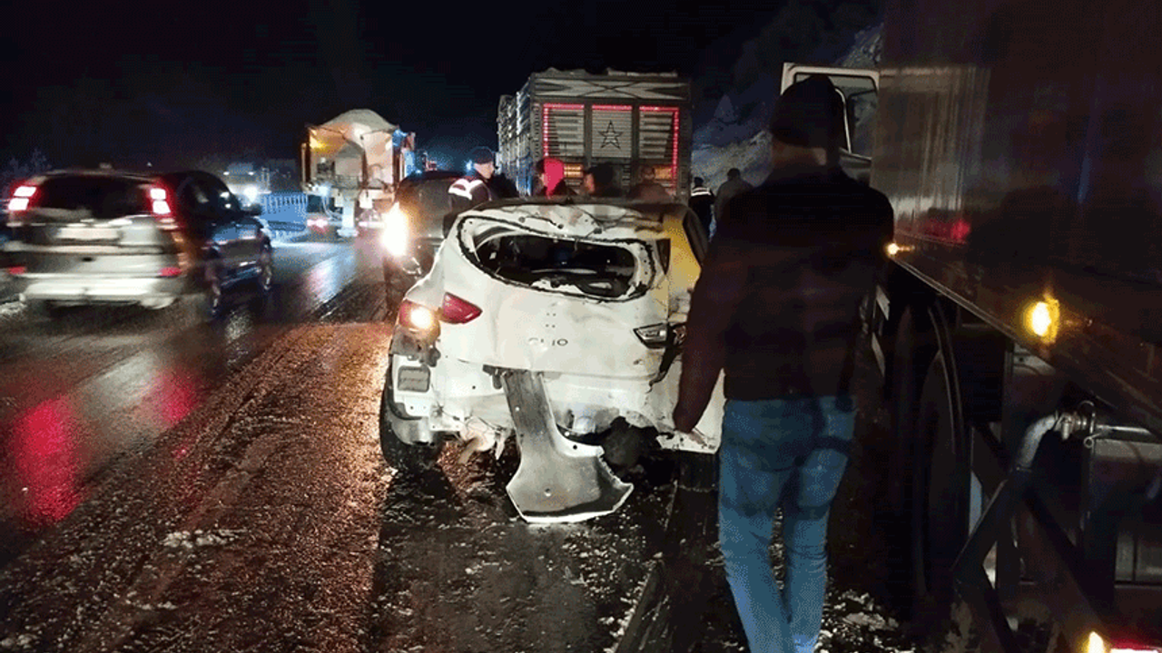 Kütahya-Eskişehir yolunda zincirleme trafik kazası