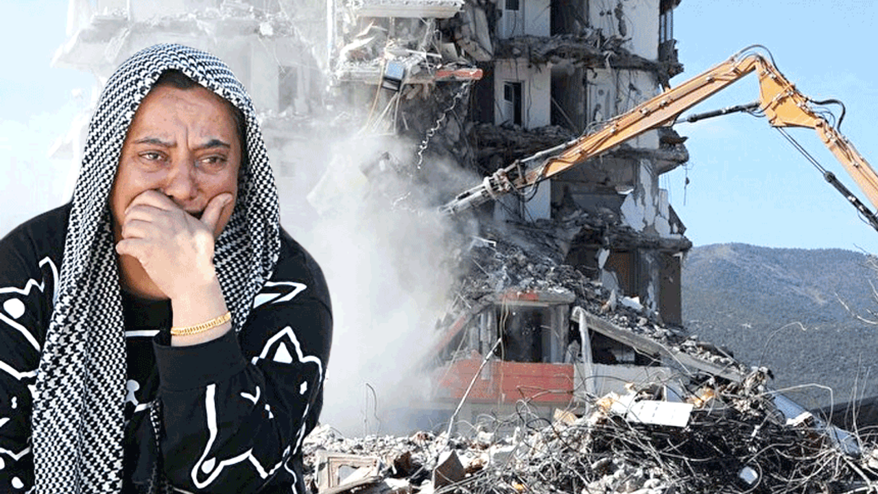 Depremde ağır hasar alan evlerinin yıkılışını son kez izlediler