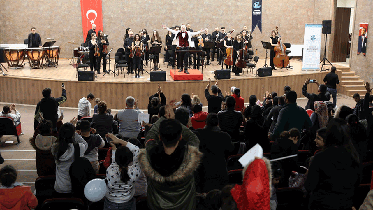 Eskişehir'de depremzede aileler için özel konser