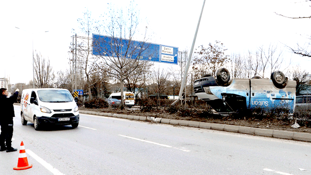 Eskişehir'de trafik kazası: Sürücü ölümden döndü