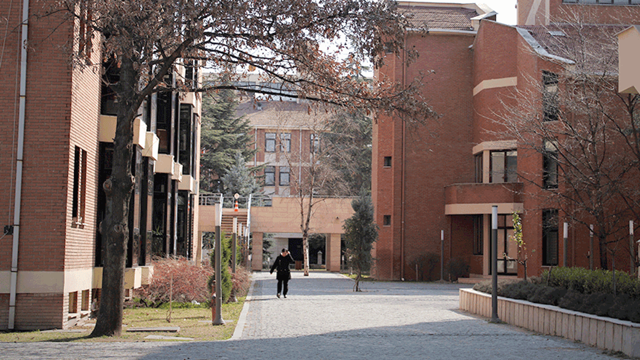 Eskişehir'de üniversite kampüsleri sessizliğe gömüldü