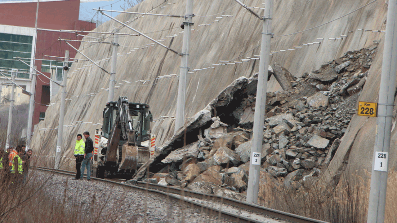 Eskişehir-İstanbul tren seferleri iptal edildi