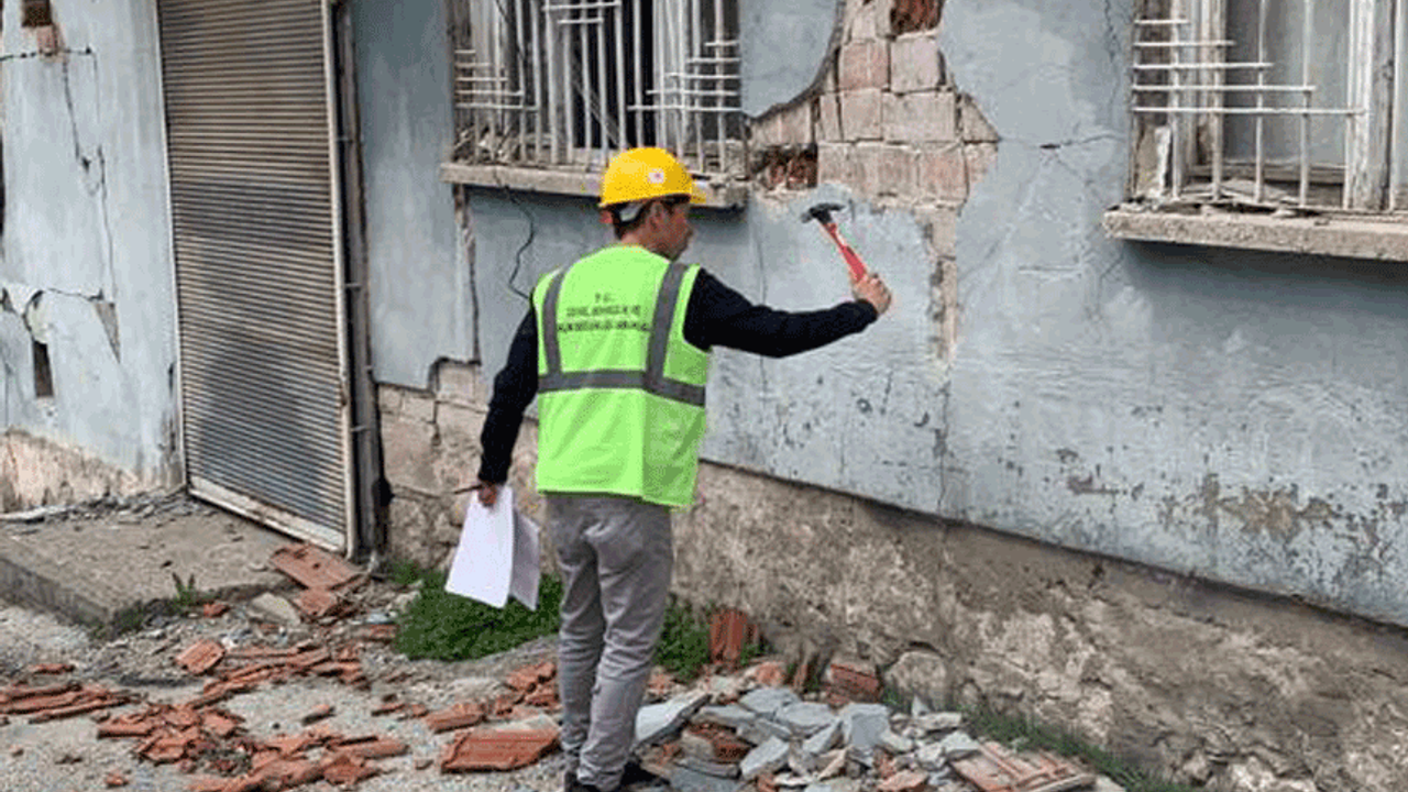 Eskişehirli belediye ekiplerinden hasar tespit çalışmaları