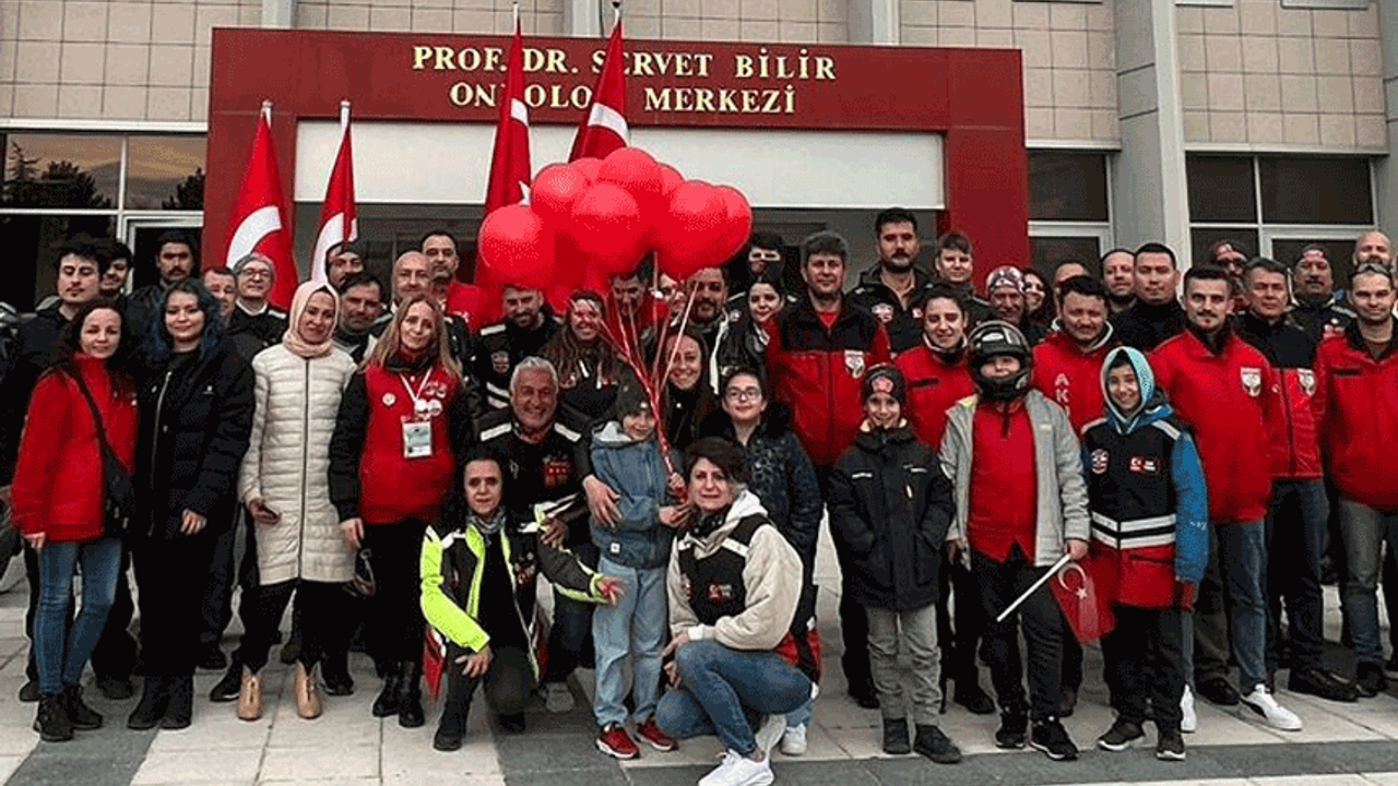 Eskişehir'de kanser hastası çocuklara 23 Nisan kutlaması