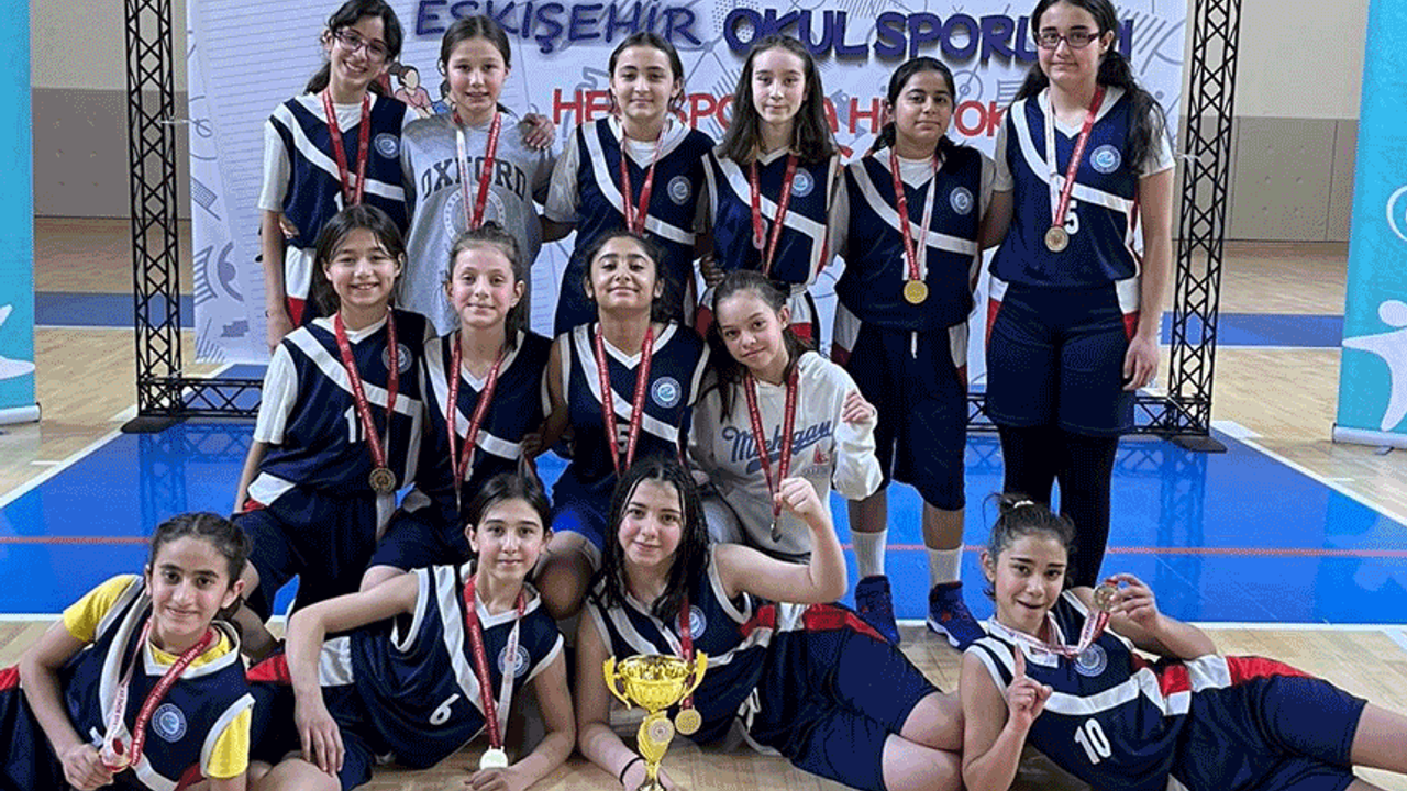 Eskişehir'de mahalle okulunun il birinciliği başarısı