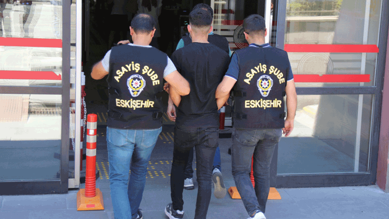 Eskişehir'de cezaevi firarisi uyuşturucuyla yakalandı!
