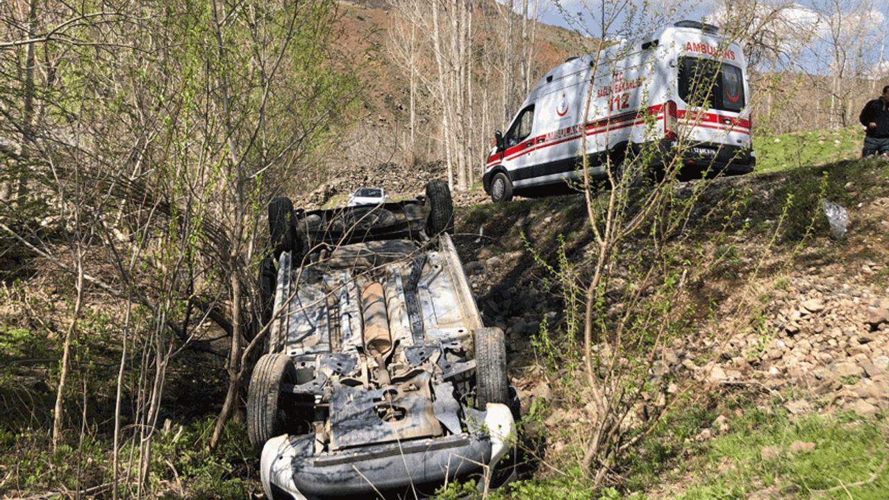 Afyon'da otomobil devrildi: Dört yaralı