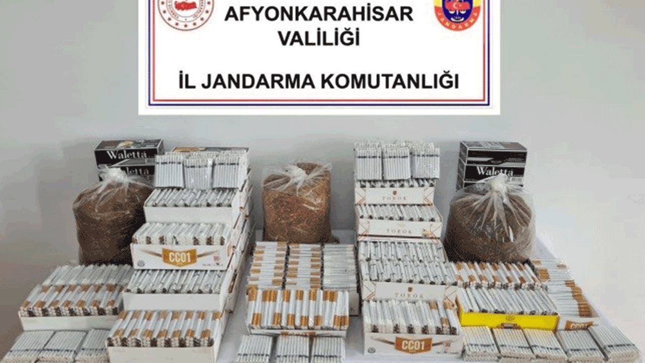 Afyon'da pazarda kaçak tütün satarken yakalandı