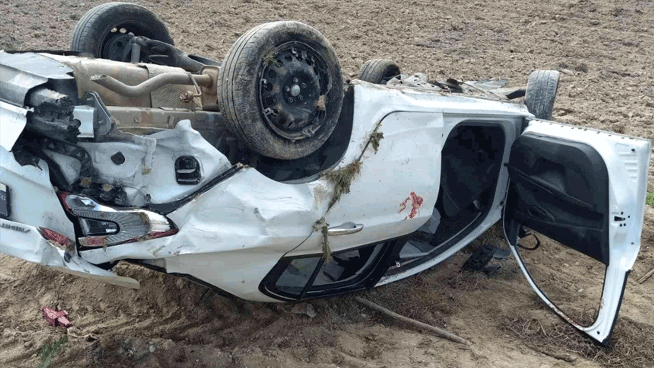 Afyon'da tarım arazisine giren sürücü yaralandı